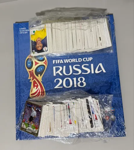 Álbum capa dura copa 2018 completo com todas figurinhas para colar