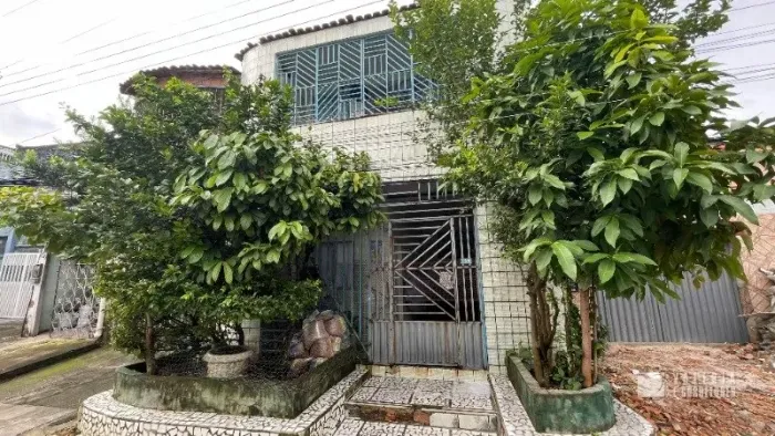 CASA COM 02 PAVIMENTOS E 162M²