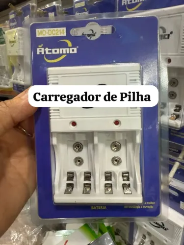 carregador de pilhas Átomo (modelo MO-DC214) carrega pilhas AA, AAA e baterias 9V