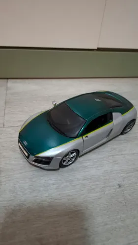 Audi r8 miniatura