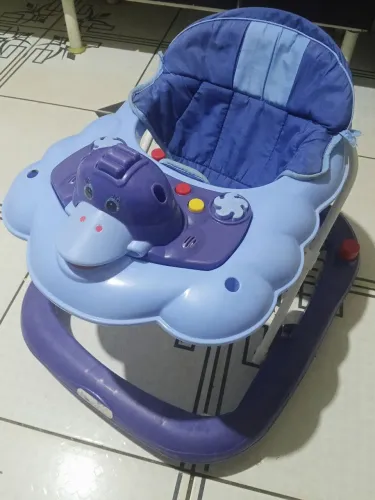 VENDO ANDADOR DE BEBE