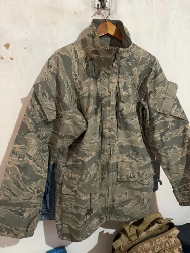 Parka militar americana- tamanho pequeno