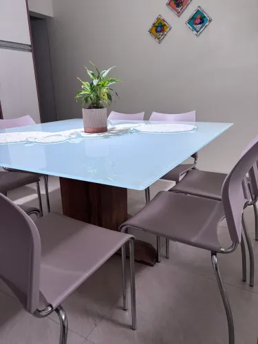Conjunto Mesa de Jantar + 8 cadeiras