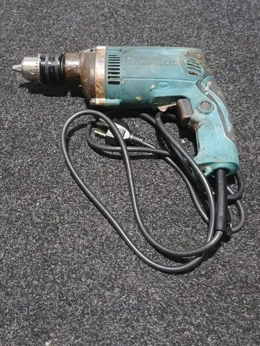 Furadeira de impacto Makita 220v 710w HP1630
