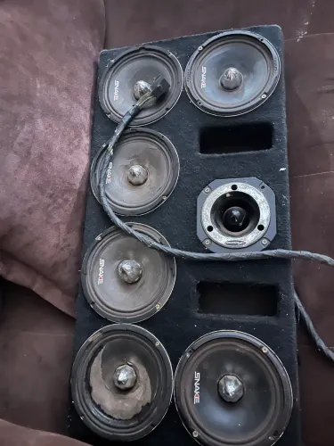 Vende-se 3 pares de snak 6 pol instalados na cx 