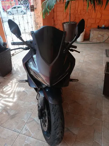 CBR 650R 2021 Cinza