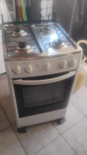 Vendo fogão funcionando perfeitamente 390,00