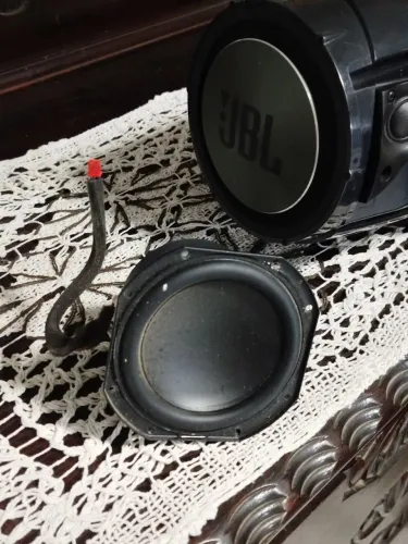 Sucata JBL boombox 1