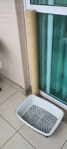 Caixa sanitária e arranhador