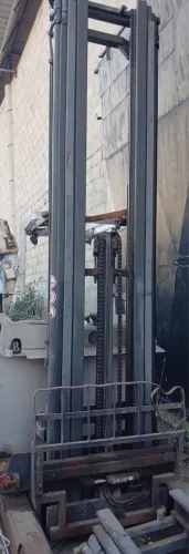 Empilhadeira elétrica
