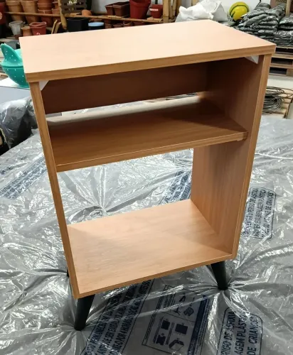Mesa de Cabeceira. Nova.