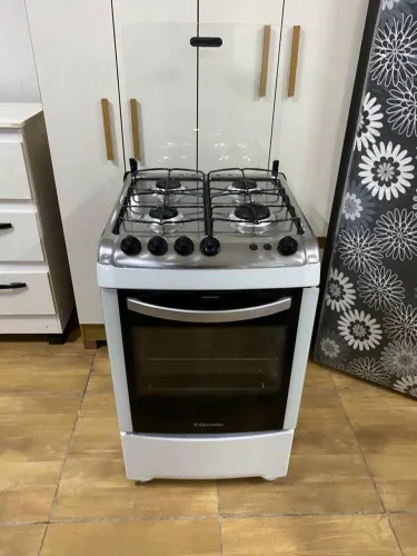 Fogão Eletrolux 4 bocas branco funcionando perfeitamente