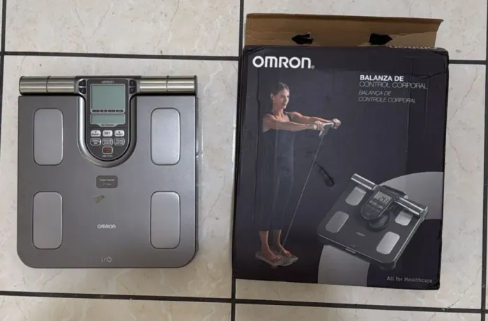 BALANÇA DIGITAL OMRON Análise Corporal