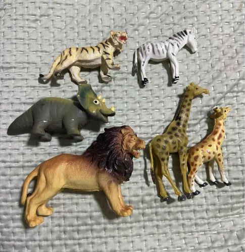 6 bichinhos de brinquedo Safari 