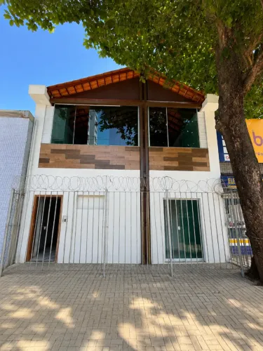 8 kitnets para investimento + Ponto comercial