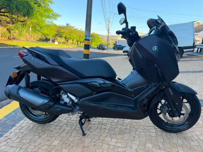 YAMAHA XMAX 300 CONNECTED