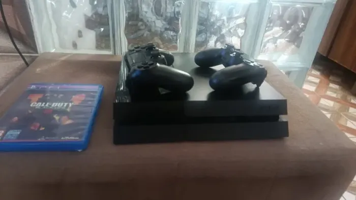 Ps4 FAT Excelente Estado muito novo