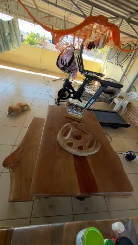 Mesa de madeira rústica