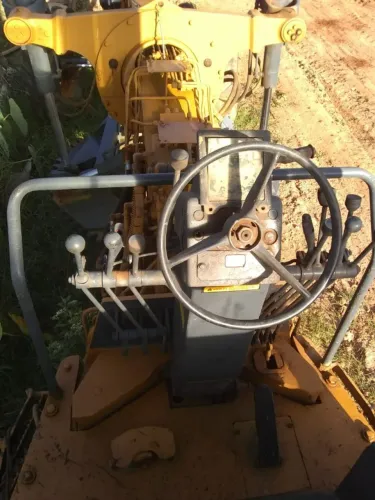 Venda de peças para Motoniveladoras e Tratores 