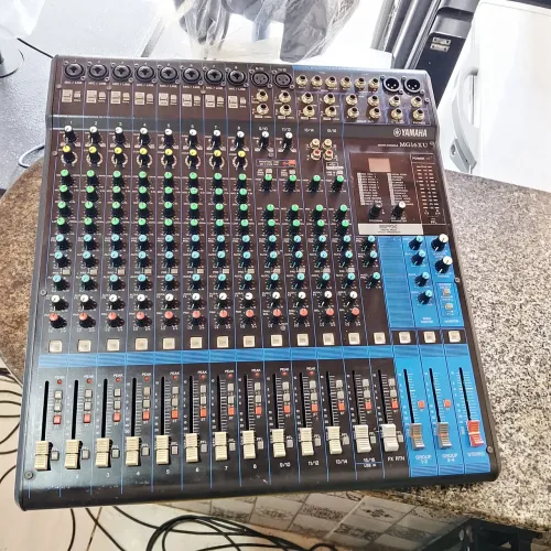 Mesa yamaha 16 canais
