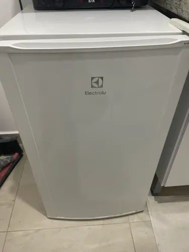 Vendo frigobar Electrolux