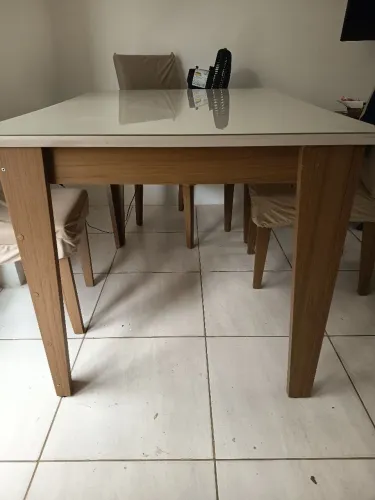 Mesa tampo de vidro, 4 lugares