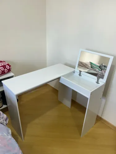 Vende se Penteadeira / escrivaninha