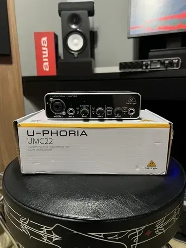 Interface de áudio USB Behringer U-Phoria UMC22