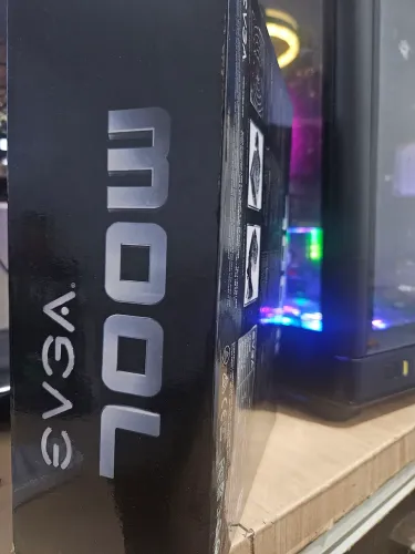 Fonte EVGA 700W 80 Plus White<br>
