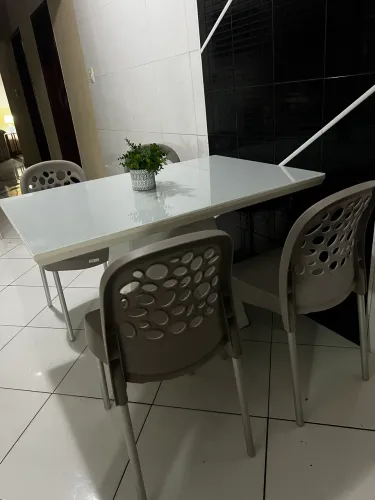 Mesa de vidro + 4 cadeiras Tramontina