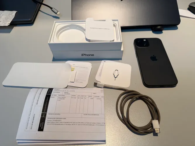 Vende-se IPhone 15 256gb