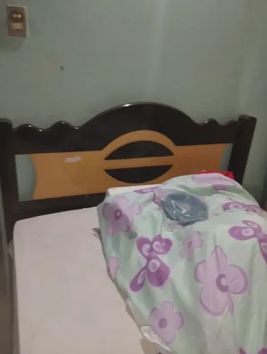 Cama Casal com colchão já desmontada