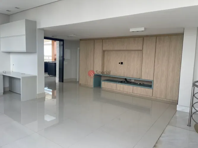 Apartamento na cobertura totalmente reformada na Mooca com 320m², 4 dormitórios e 2 suítes