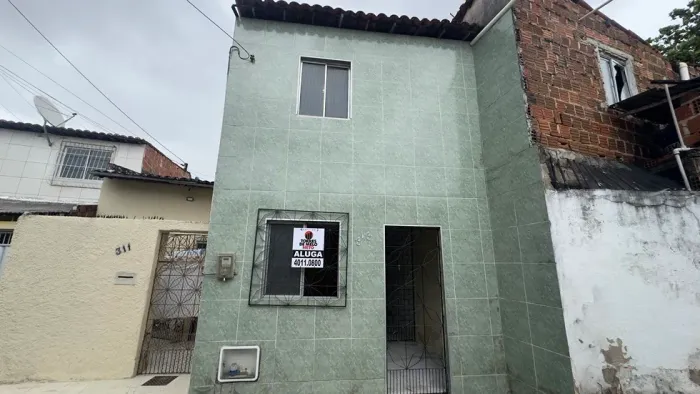 Casa residencial com 4 quartos e 99,38 m² na Rua Esmeralda