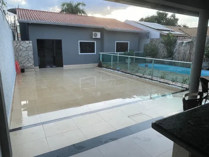 Casa para venda possui 180 metros quadrados com 3 quartos em Morada do Ouro - Cuiabá - Mat