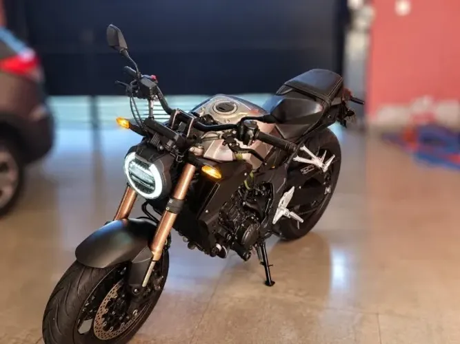 Honda cb650r neo café racer