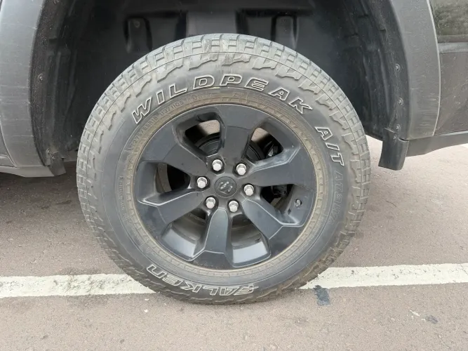 Pneus Falken 275 65 R18 all terrain offroad camionete