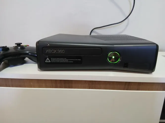 XBOX 360 Slim Usado com Defeito