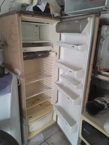 Geladeira para quem envelopar funcionamento perfeito 