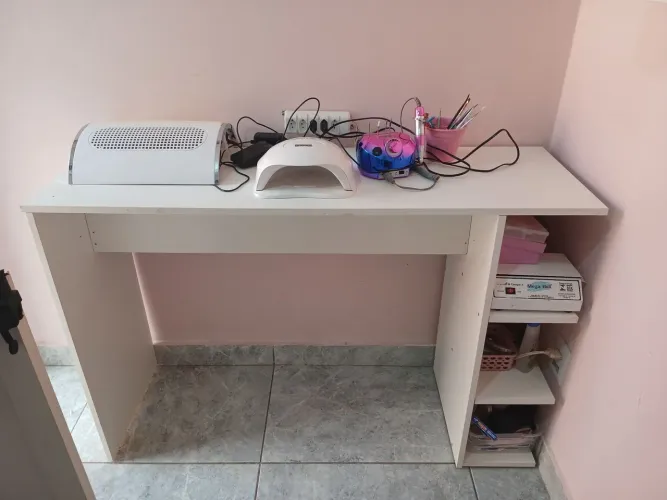 Mesa manicure