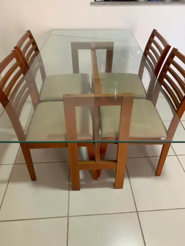 Mesa de Jantar com 4 cadeiras