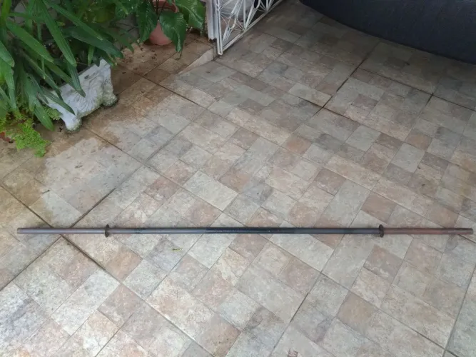 Barra de ferro para musculação 1,80 m