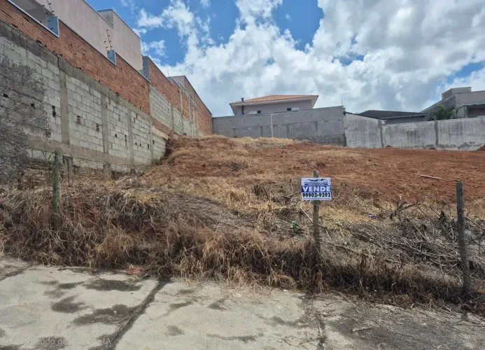 Imóvel para venda com 300 metros quadrados em Parque Ibirá - Pouso Alegre - MG