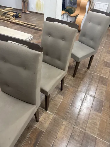 Cadeira 4 unidades semi nova