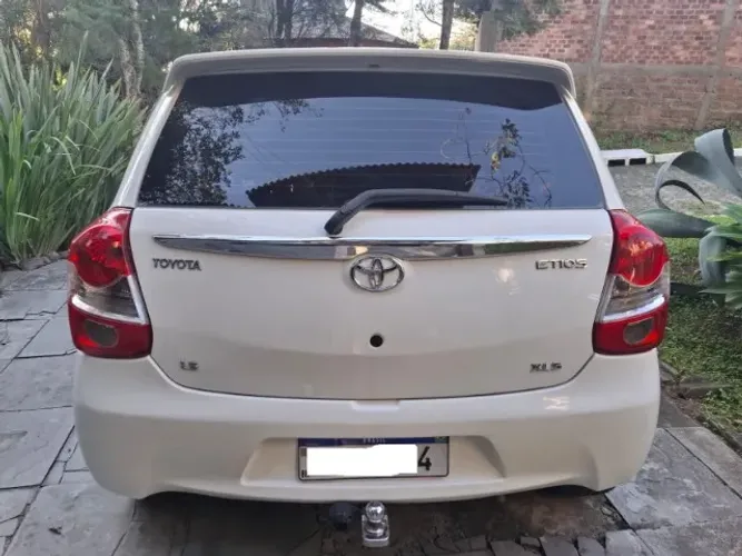 Toyota Etios XLS 1.5 Flex 16V 5P Mec. 2013