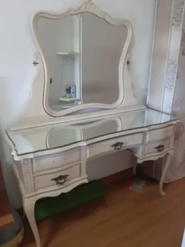 Penteadeira Laqueada Estilo Chipandelle c/ Espelhos Bisotados