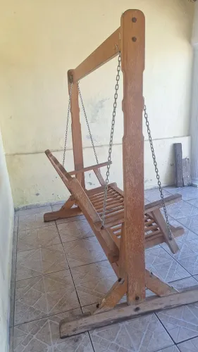 Balanço de madeira