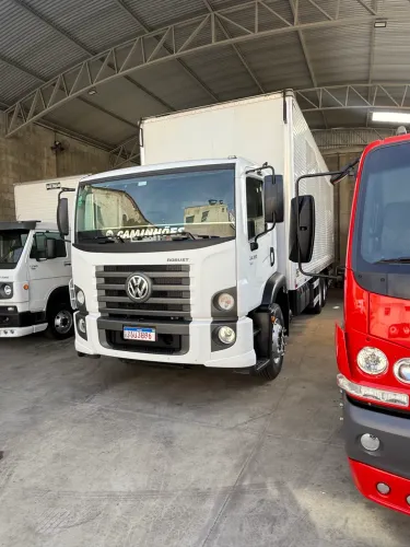 Vw 24260 2022 vendo no chassis ou com baú