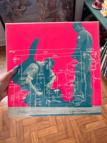 LP Kiko Dinucci - Cortes Curtos - NOVO (vinil vermelho, numerado e assinado)