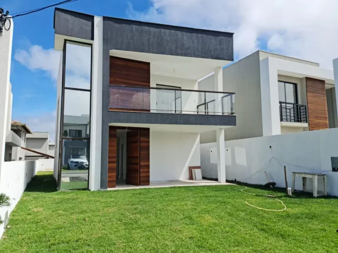 Casa com 4 dormitórios, sendo 3 suítes - Condomínio Residencial Hortoville - Abrantes